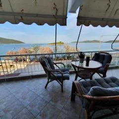 θέα μπροστά στη θάλασσα