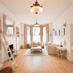 Notting Hill: Stunning, bright beautiful Flat. W10