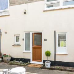 3 Thornlea Mews