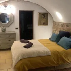 la villageoise, chambre troglodyte pitoresque au cœur du village