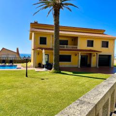 Casa Con Piscina Junto Al Mar