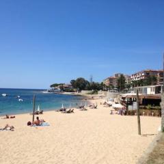 Ajaccio magnifique T2 neuf 40m2 avec balcon au Trottel 4 couchages wifi Clim parking plage à pieds 100m