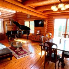 A Private Log House with Mt Fuji View & Piano - "Thangtong House Japan"