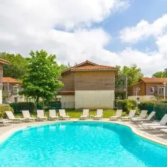 Appartement 1 chambre et 1 coin cabine, piscine, au bord du lac d 'Aureilhan,proche de Mimizan plage