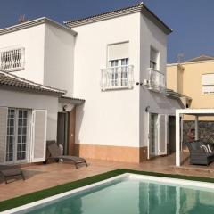 Villa Vanesa luxury private villa with a heated pool, 4 bedrooms and 4 bathrooms