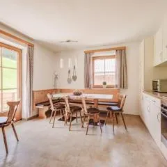 Apartment in Hainzenberg near Ski Lift