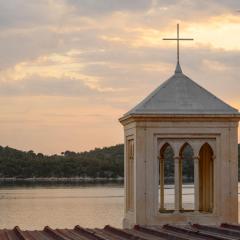 On the Rock Apartments