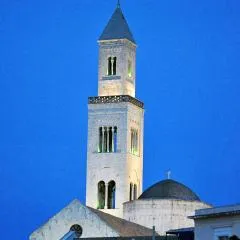IL CAMPANILE APARTMENTS