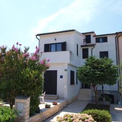 Apartments Puntizela 727