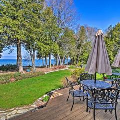 Sturgeon Bay Hideaway with Direct Water Access!