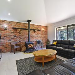Blaxlands Homestead - Nothing is closer opposite Hope Estate with Wifi and Pool plus Fireplace