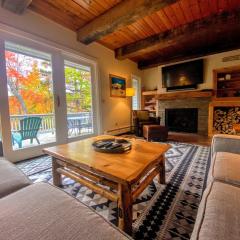 R6 Upscale rustic Bretton Woods condo in unbeatable SKI-IN SKI-OUT location Fireplace fast WiFi