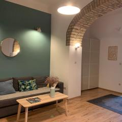 French Touch Apartment with Free Parking