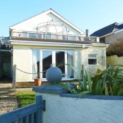 Stylish apartment - 2 min walk from Ogmore by sea beach with private garden, sea views & stunning sunsets, dog friendly