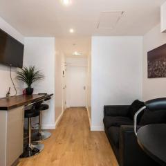 Liverpool City Centre - Fabulous 3 En-suite Bedrooms - Sleeps 10 People