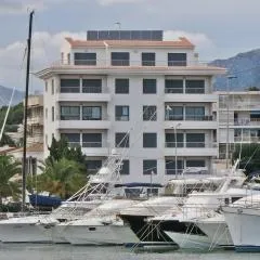 Luxe vakantieappartement aan de jachthaven van Altea met frontaal zeezicht