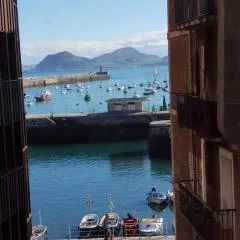Coqueto apartamento con vistas al mar y puerto de Castro Urdiales