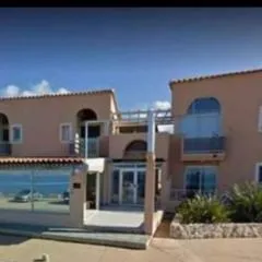 Studio situé à 20 metres de la plage d Agosta Porticcio