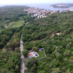 Apartment in Park forest Soline near the sea