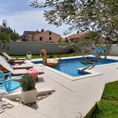 Mel&Stef, Charming house, apartment with private swimming pool ideal for family vacation