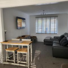 Riverside Park Ground Floor Apartment - St Neots