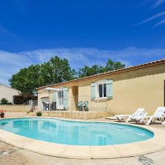 Spacious Holiday Home in Aigues vives