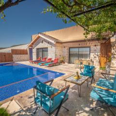 Zorlu - 2 Bedroom with jacuzzi in Kalkan