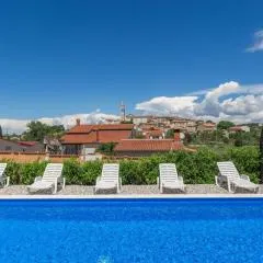 Holiday Home with pool in Višnjan