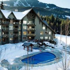 Cozy Condo with Slope Side View Ski on Ski Out Access w HOT TUB and Pool