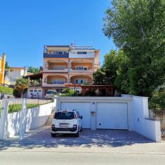 BRUNO Apartment with 4 bedrooms near beach