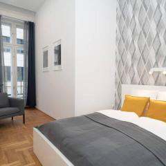 BEST located, 150 m2 5 bedrooms apt.,