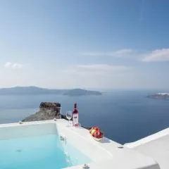 Anemos Cave Suites