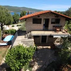 Stone house Skrivena