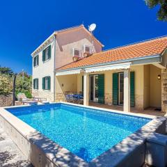 NEW! Villa SAN with heated pool, traditional surroundings, 3-bedrooms