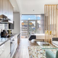Backup-Powered Luxury NY City Apartment near Table Mountain