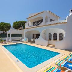 Villa Medeira by Villa Plus