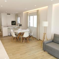 Bright 2 bedroom apt Golden Mile next to beach RDR225