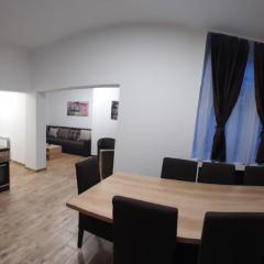 10 PERCENT OFF UNTIL 30TH OF NOVEMBER - Apartment Artistika, Paid parking off-site, Mandatory Reservation