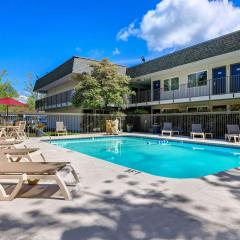 Motel 6-Issaquah, WA - Seattle - East