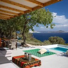 My Old Stone House in a 2 000 sqm private garden with Fab Glamping Tent