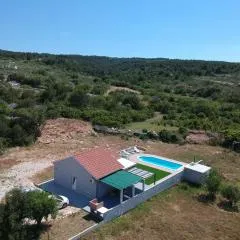 Nane Garden house with heated pool