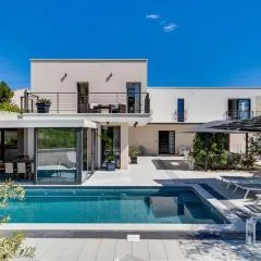 Luxury VILLA CECILIA with 4 en-suite bedrooms located 250m from the beach in Podstrana, max 8 people