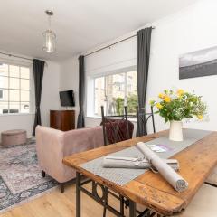 Pass the Keys Stylish 2 Bed central Bath Apartment with Parking