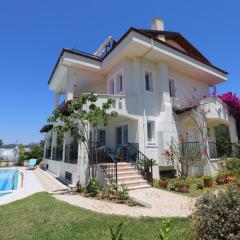 Villa Ruya with swimming pool & stunning sea views