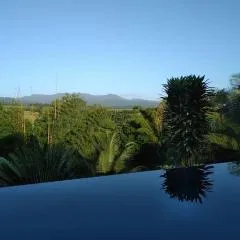 Villa Kumquat avec piscine et vue sur les montagnes
