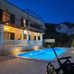 Apartments SUHO Komiza