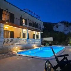 Apartments SUHO Komiza