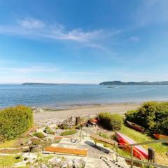 Private Beach - Port Ludlow Beach Cottage on Puget Sound