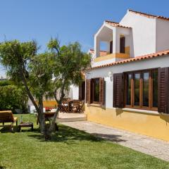 ALTIDO 3-BR Cottage with Terrace and Garden in Colares