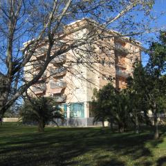 Duplex junto a un Parque